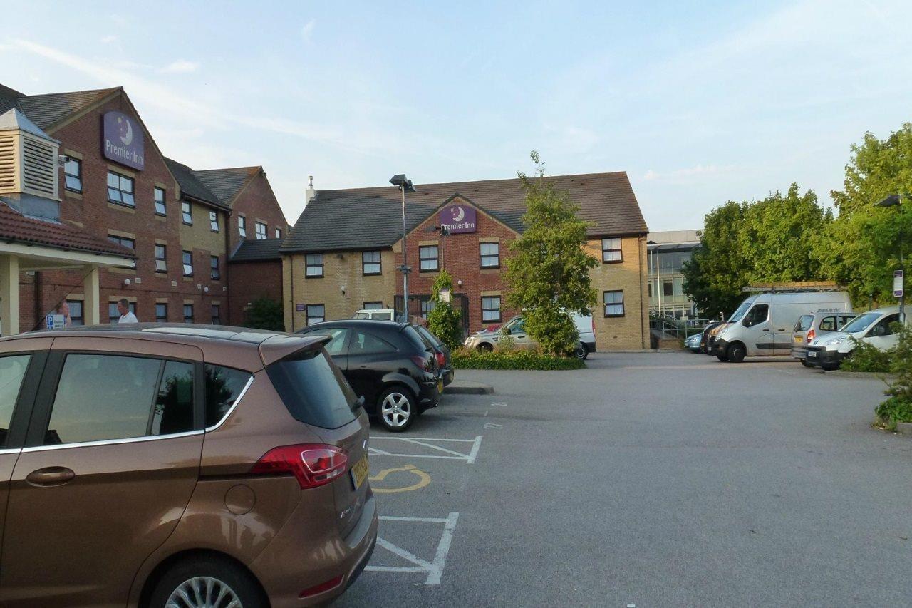 Premier Inn Premier Inn Southend Airport מראה חיצוני תמונה