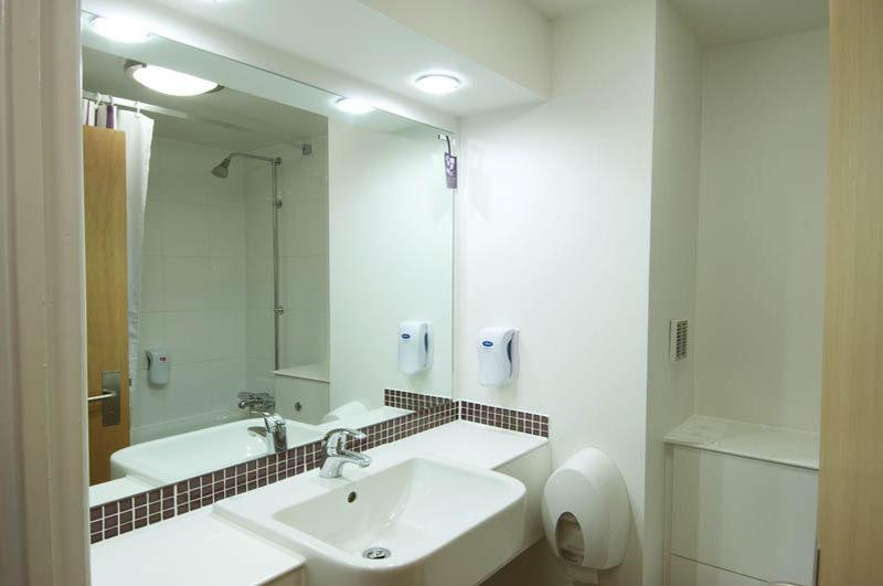 Premier Inn Premier Inn Southend Airport מראה חיצוני תמונה
